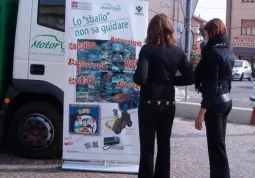 05 Lo sballo non sa guidare slogan che fa meditare.JPG